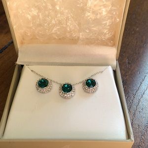 NIB Swarovski Elements set